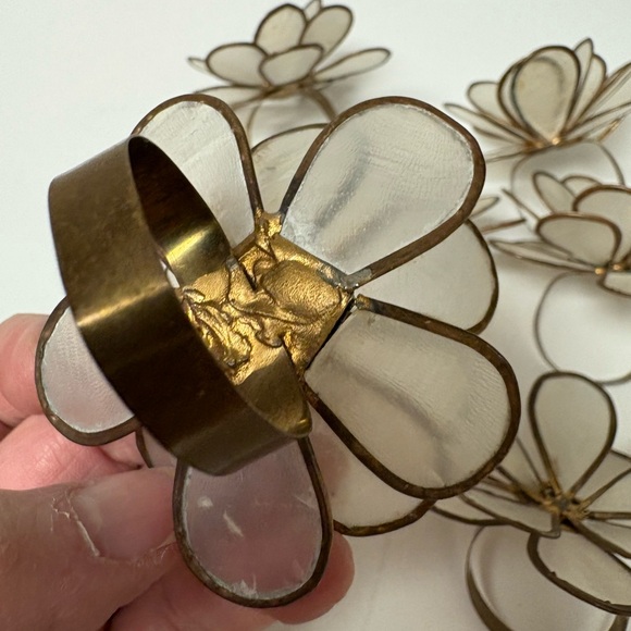 Rare Set of 6 Capiz Shell and Brass Leaded Flower Napkin Rings Vintage 3” EUC - Picture 4 of 5